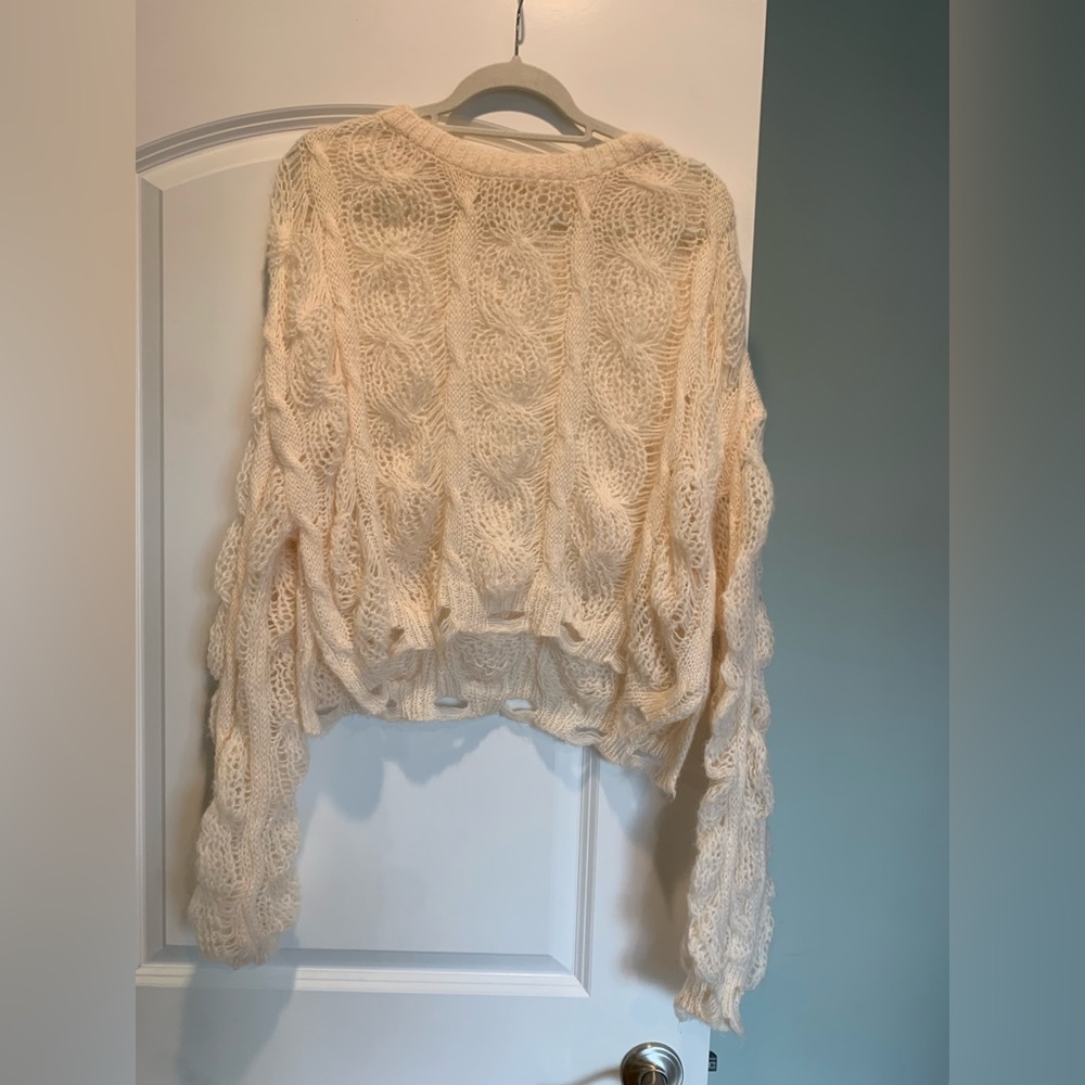 Ultra-Soft Hallow Out Cable Knit Sweater in Ivory, size S/M, NWOT